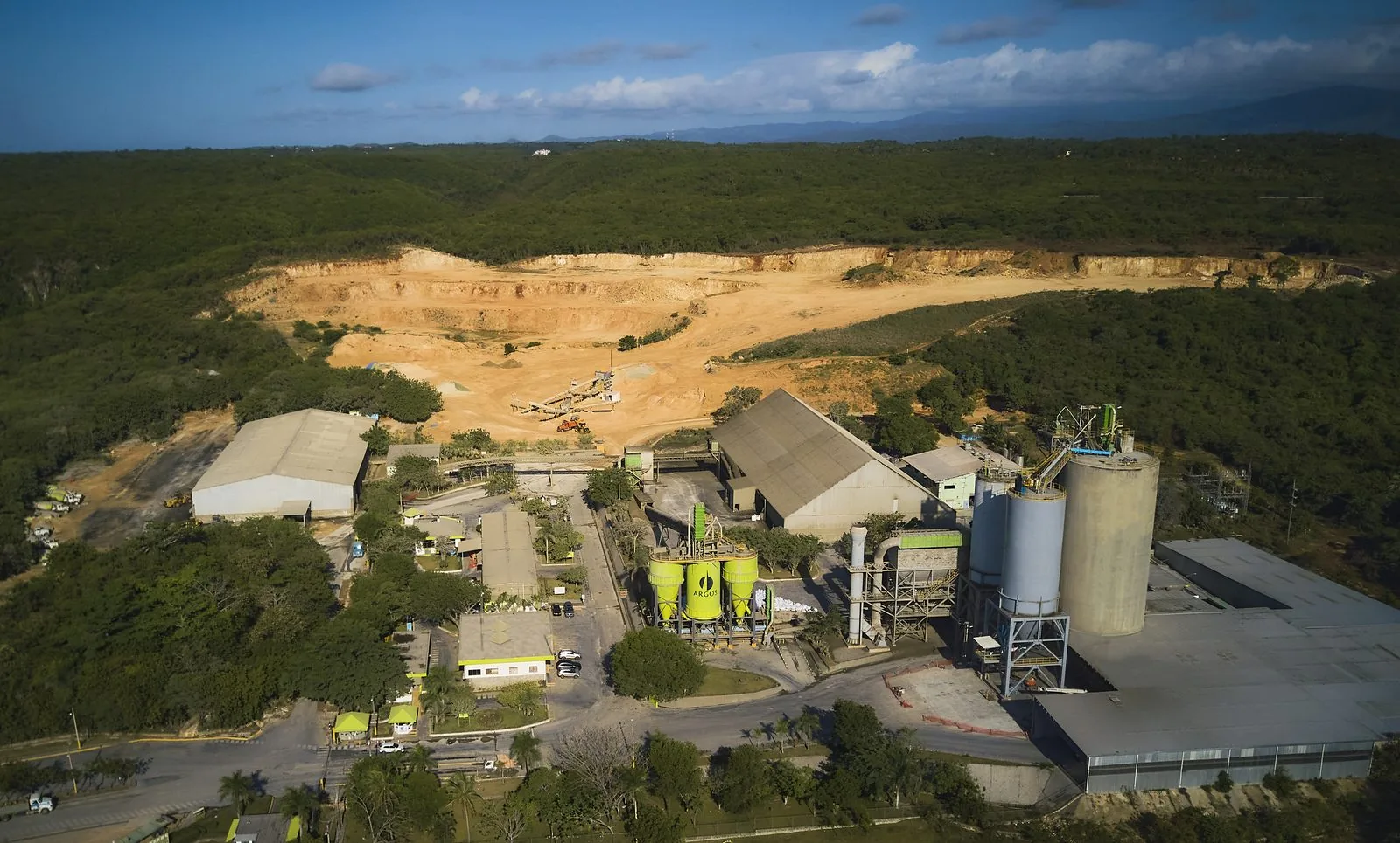 Vista aérea de la Planta de Cemento Najayo en Nigua, San Cristóbal